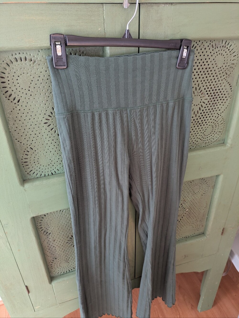 Aerie Ribbed Leggings in Olive Green